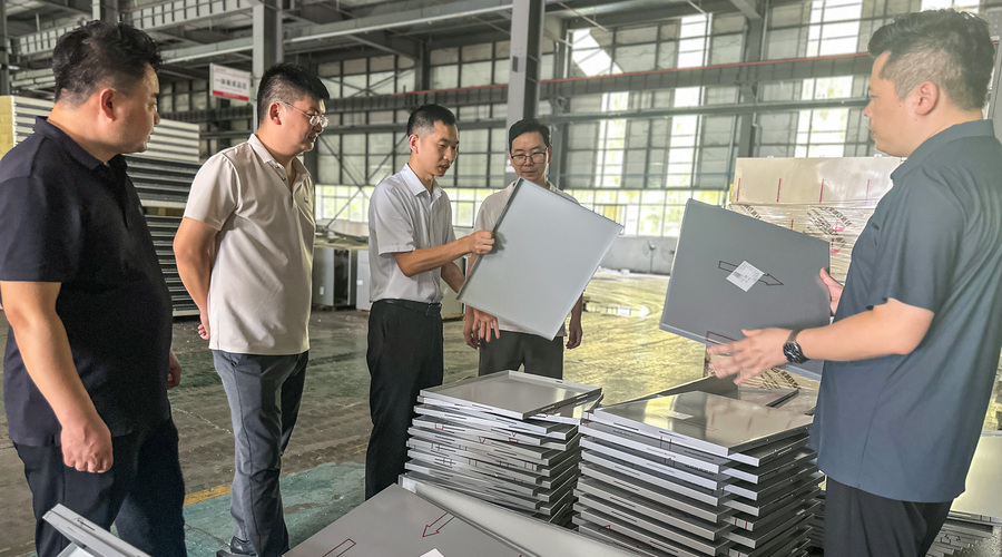 Project leaders visiting BRD factory to discuss material specifications and solutions.
