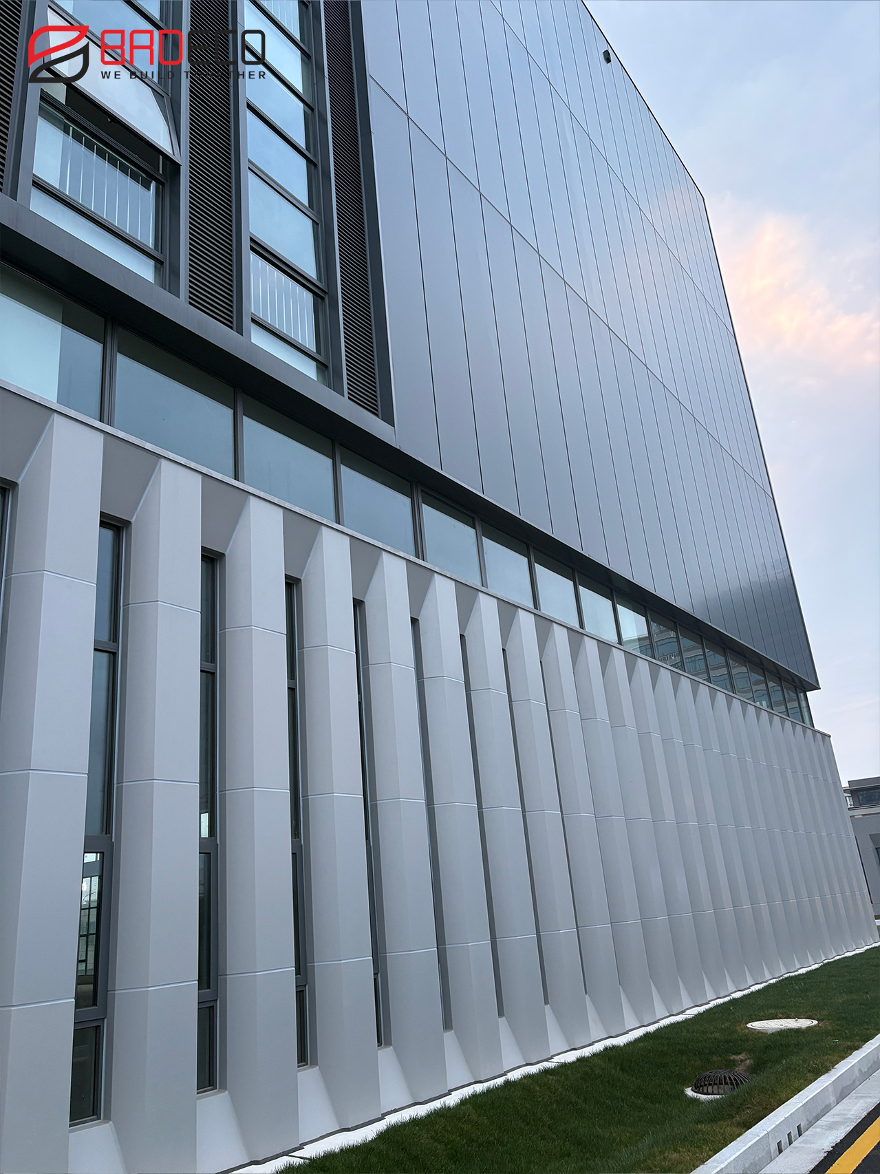 Waterproof joint detail of BRD polyurethane edge-sealed rockwool sandwich panel with vertical installation