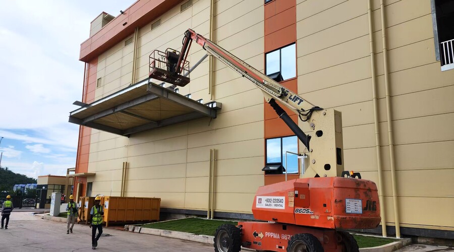 Eco-friendly sandwich wall panel for data center construction by BRD Malaysia