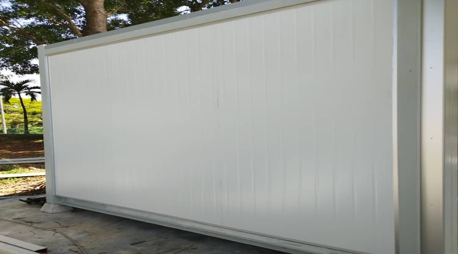 Control room cabin installation for semiconductor industry using sandwich panels in Sabah and Sarawak.